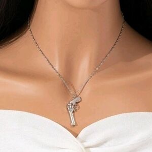 MODCLOTH WILD WEST SIMPLE PISTOL NECKLACE 1